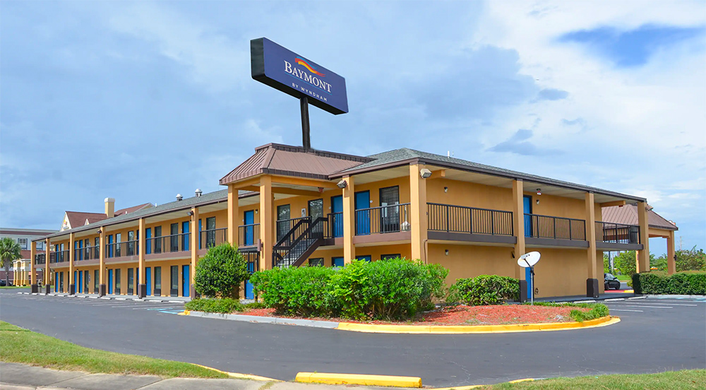 You’ll appreciate the comforts and conveniences of home at Baymont by Wyndham Santee, off US-15 with easy access to I-95 and 60 miles from Charleston International Airport (CHS). This contemporary, non-smoking hotel ensures a relaxing stay with free breakfast and parking, plus an outdoor pool.